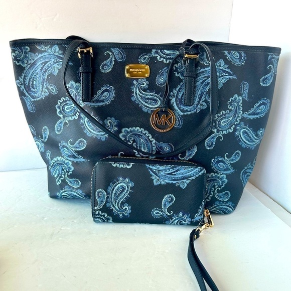 MICHAEL Michael Kors Handbags - Michael Kors 2PC NWOT Admiral Paisley Jet Set Tote